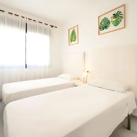 Estepona Port Bullring And Beach 2 Parkings * Естепона