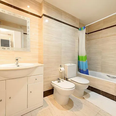 Port Bullring And 2 Parkings Apartman *