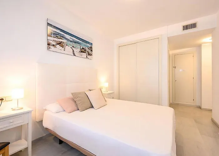 Port Bullring And 2 Parkings * Estepona